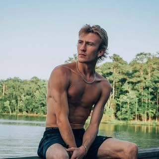 Bailey - Lifestyle Creator, represented by EmpireX